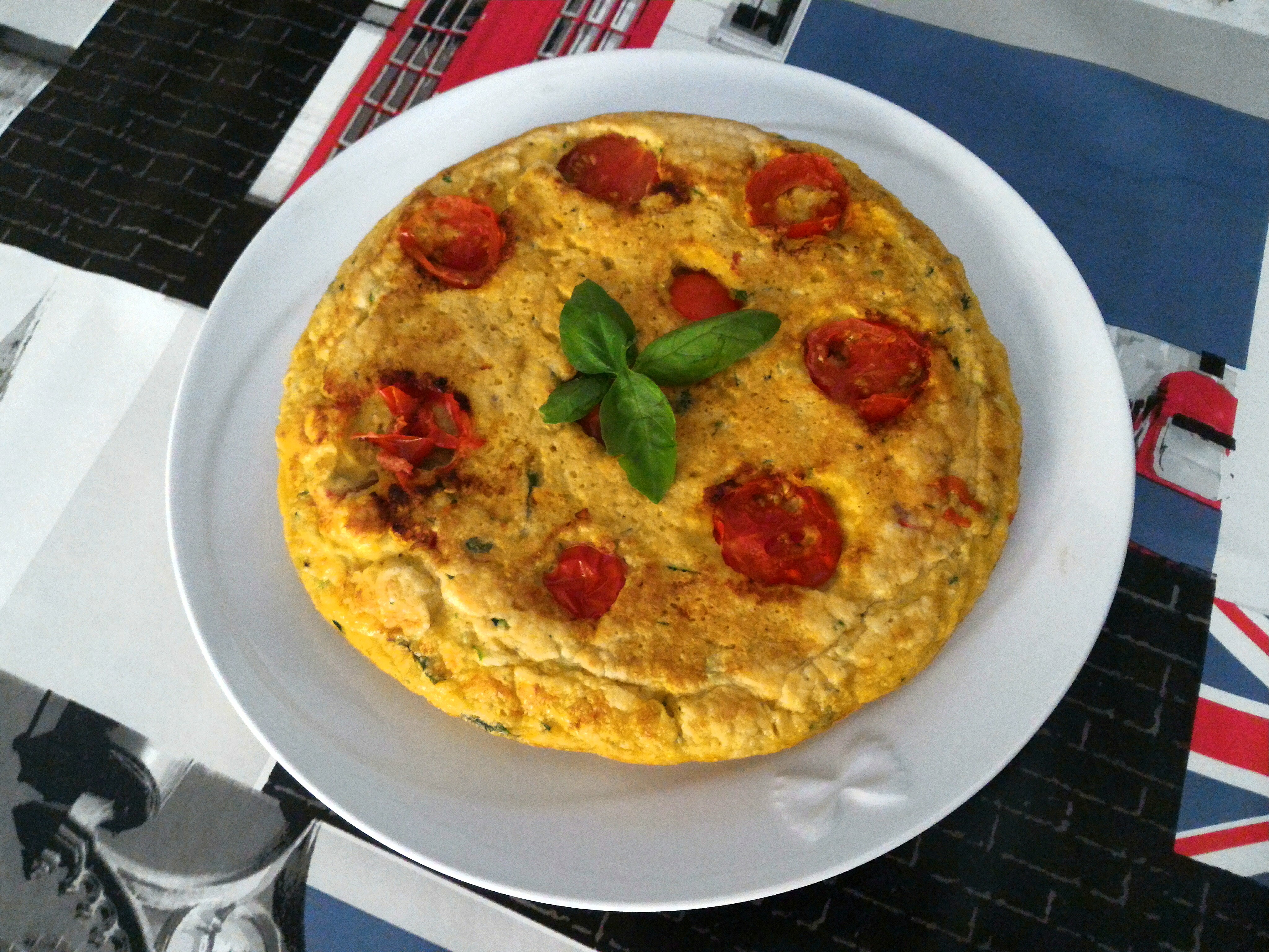 Frittata fredda con ricotta, zucchine e ciliegini