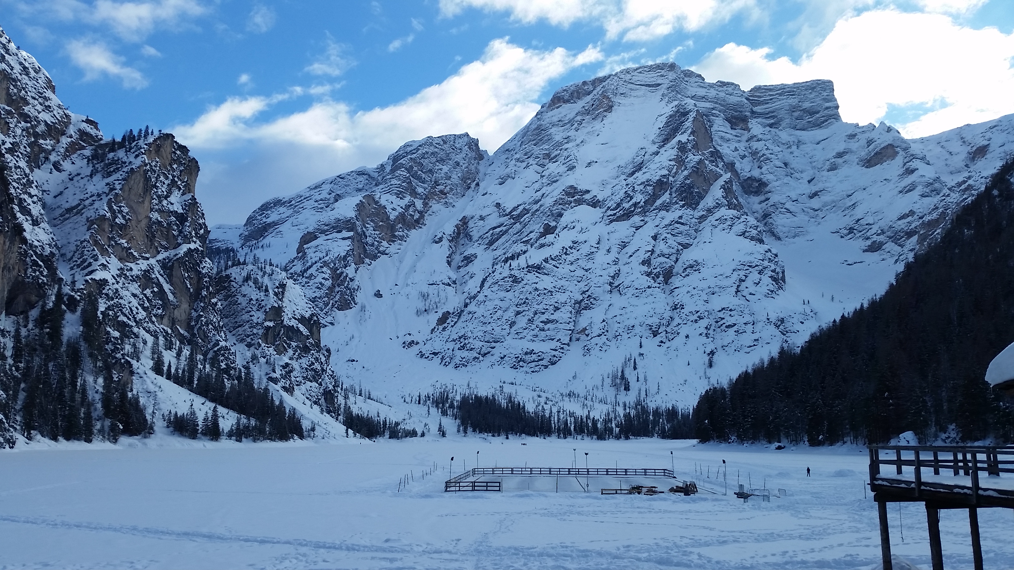 Lago ghiacciato