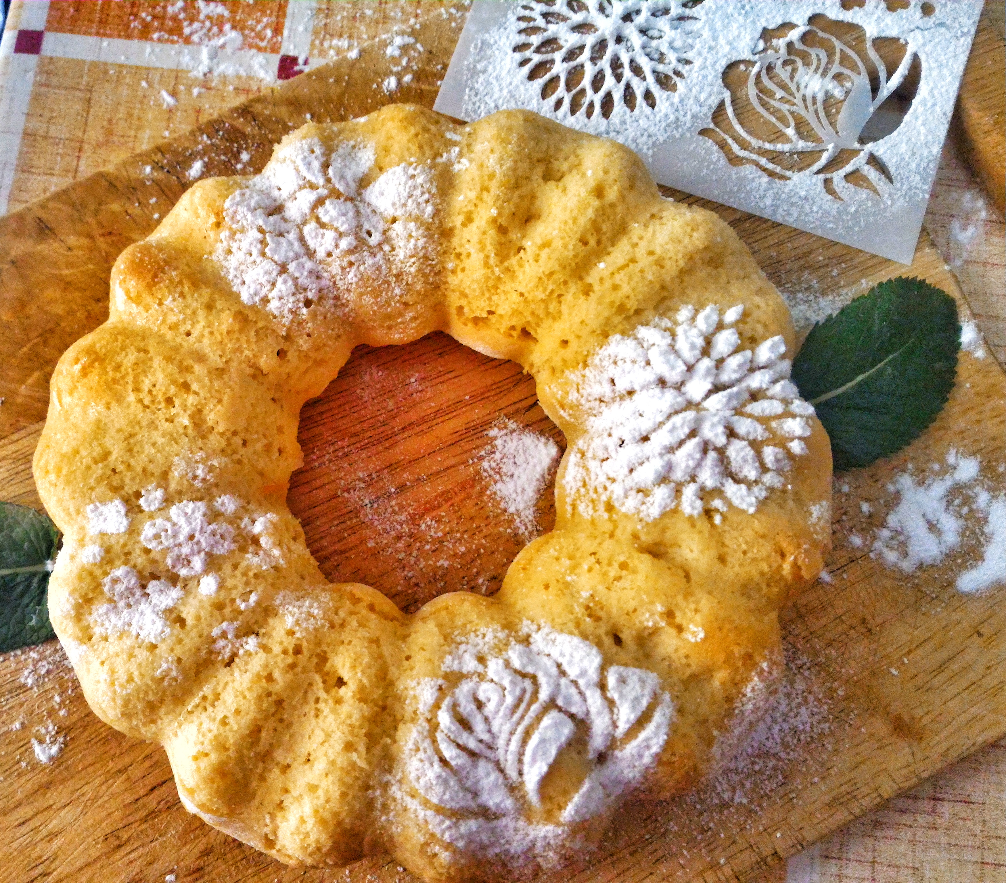 Ciambella al limone con cuore morbido